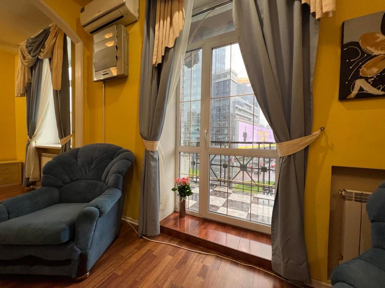 Apartment Near Gulliver Kyiv